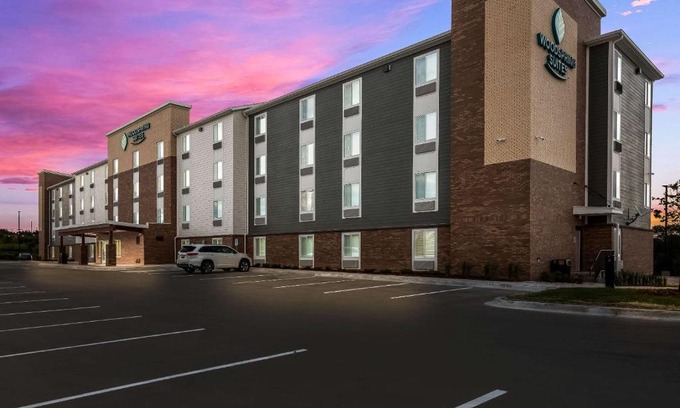 Colgate Hotel | WoodSpring Suites Milwaukee - Menomonee Falls