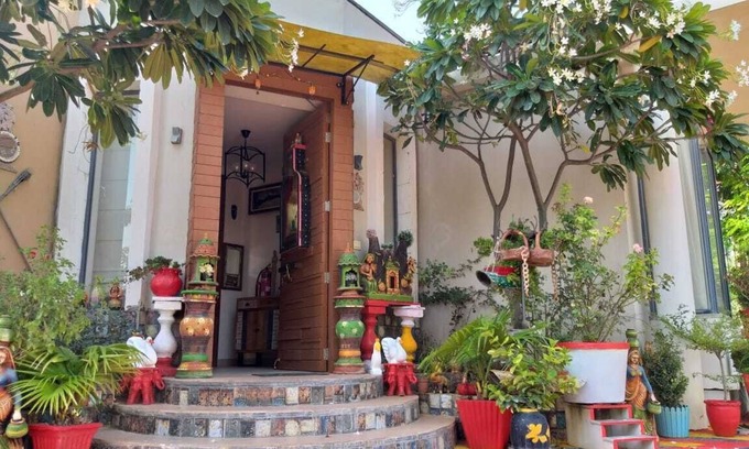 Jamwa Ramgarh House | Woodstock 90's Farmhouse!