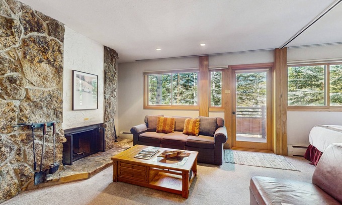 Snowmass Village Apartment | Woodsy Ski-In/Ski-Out Condo w/Shared Pool & Hot Tubs - Next to the Slopes