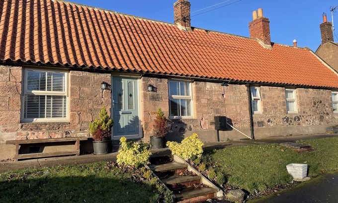 Wooler Cottage | WOOLLEY LODGE, pet friendly, character holiday cottage in Wooler