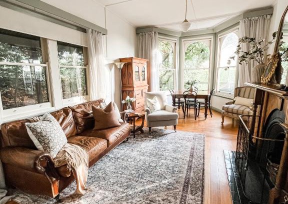 Olinda Bed & Breakfast | Woolrich Historic Garden Accommodation