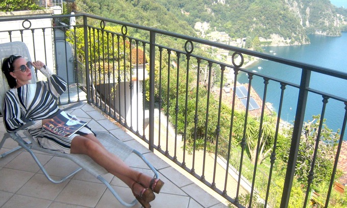 Menaggio Apartment | WOON-BELVEDERE APARTMENT Penthouse Menaggio. Shared Pool & Panoramic Lake Views