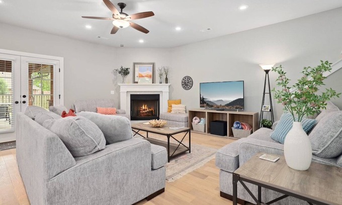 Fayetteville House | Wooo Casa - 5 mi to U of A - Outdoor Patio