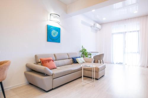 Saburtalo Apartment | Work and Family-friendly