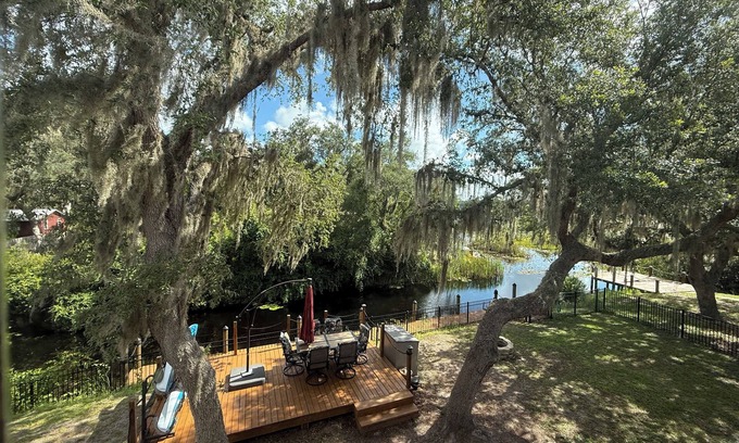 Salt Springs House | Work and Pet Friendly Ocala Forest Lakefront Retreat
