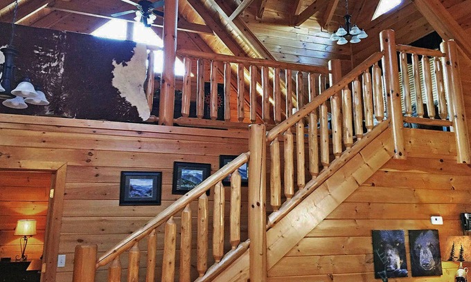 Sevierville Cabin | Work w/Owner Mtn Views Game Loft Pools Mini Golf Free WiFi DirecTV Easy Roads