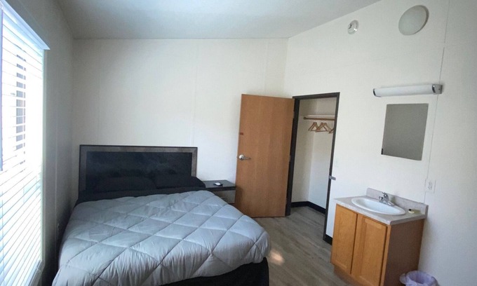 Ector County House | Workforce Lodge, quiet location, High- Speed WiFi via Fiber Optic Cable -100 Mp