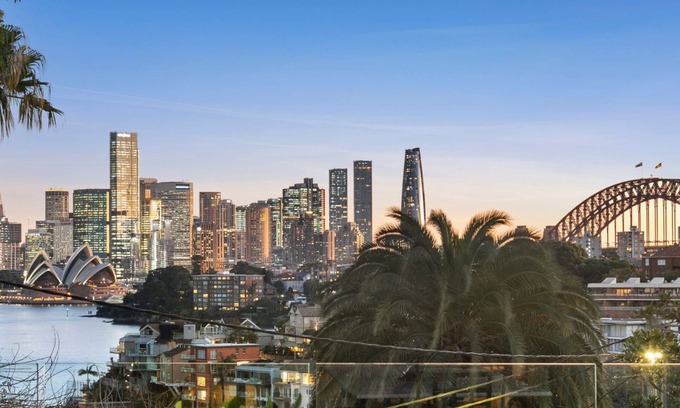 Cremorne Point Apartment | World Class Views of Harbour Bridge and Opera House