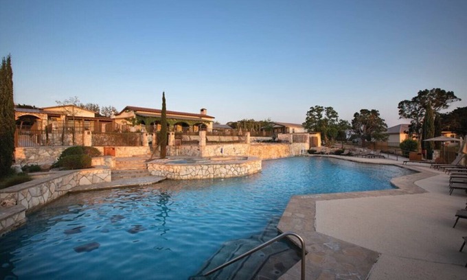 Ingram Condo | Worldmark Hunt- Stablewood Springs Resort 1BD