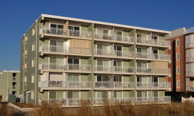 Midtown Ocean City Condo | Worsester House 404, 51st St. Ocean Front - Non Gfroup Rental