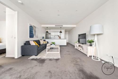 Newcastle Apartment | Worth - Happy Honeysuckle - Free Internet