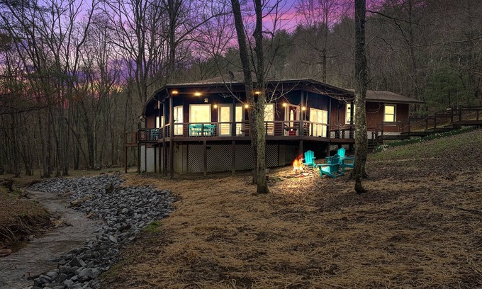 Blue Ridge Cabin | WOW‼️ 175 on 4 or more Night’s Stay AUG 12-29CREEKSIDE Haven3KINGS-SleepsTEN🍎🍏