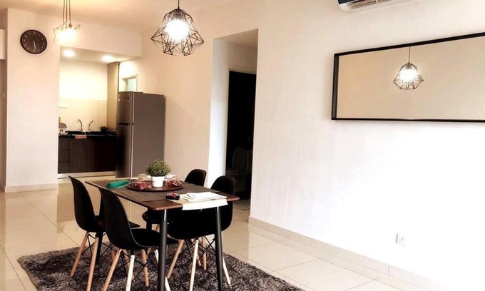 Seri Kembangan Apartment | WOW! 300 Mbps Wi-Fi Self-checkin^4-7 pax^ 3R2B*