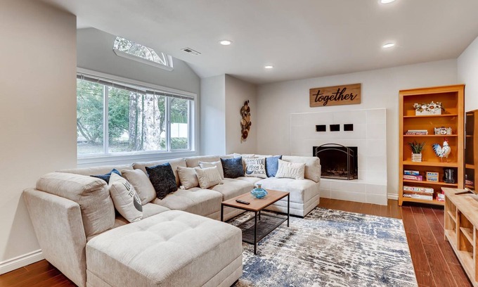 Fall City House | ⭐WOW⭐ Modern Farmhouse Getaway Retreat w/Views ✨