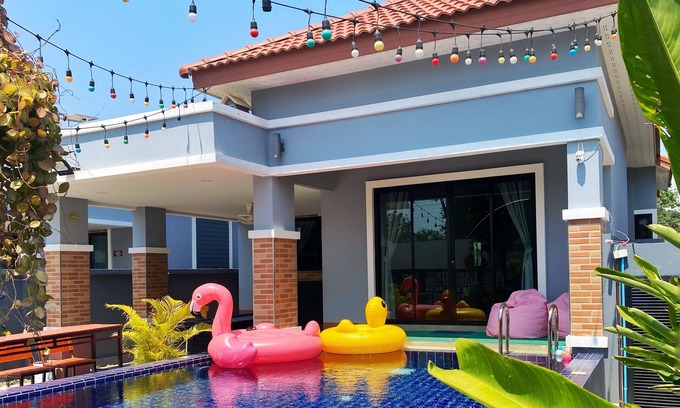 South Pattaya Villa | WOW! Private Pool Villa, 5 Mins to Beach, FREE-Parking, WIFI, NETFLIX, BBQ