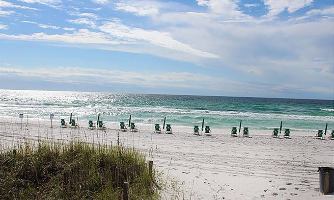 Destin Condo | 🌴Wrap Around Balcony~Gorgeous Beachfront Pool~Fitness~3BR Sterling Sands 114