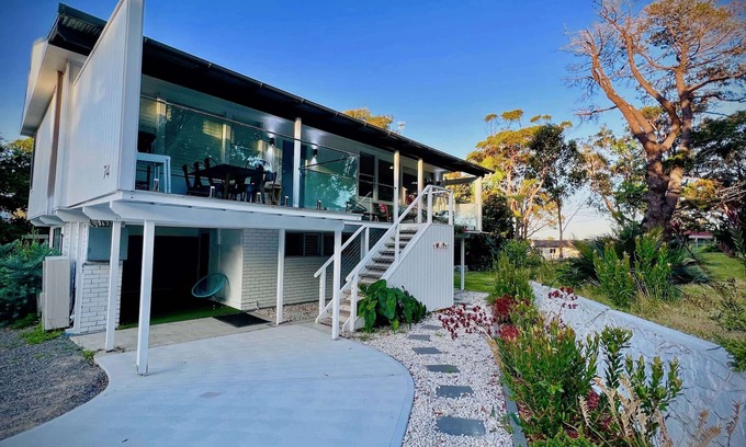 Shoal Bay House | Wreck Beach House, Shoal Bay NSW