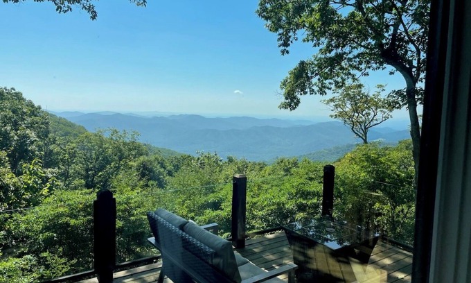 Nellysford Cabin | Wren Time, Wintergreen Mountain Retreat with Hot Tub