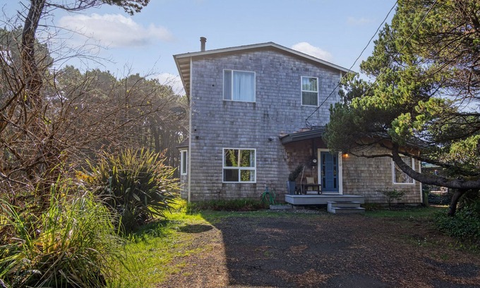 Yachats House | Wrens Nest - Sandy beach north of Yachats