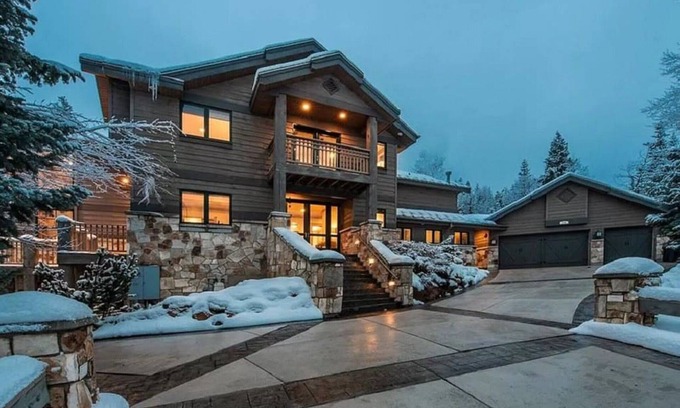 The Timbers Apartment | WRP2350 Ski-in, Ski-out West Red Pine Estate