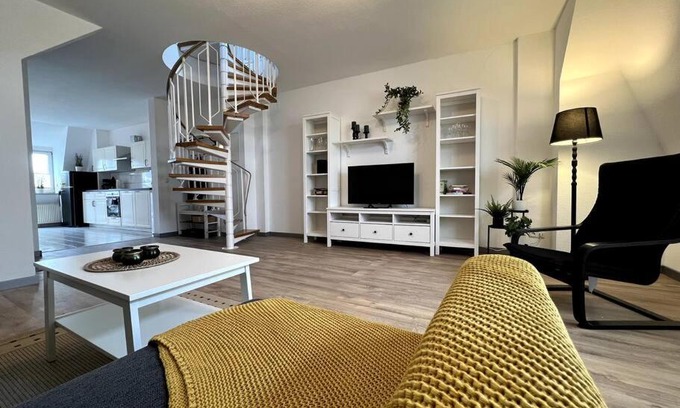 Plauen Apartment | Wunderschöne Wohnung mit Balkon in Plauen