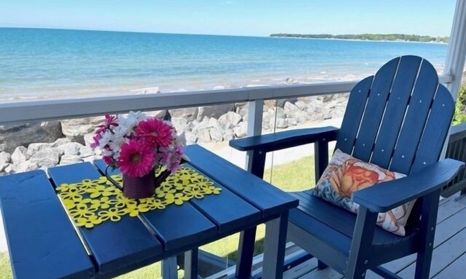 Sherkston Resort | WYLDEWOOD BEACHFRONT stunning views!