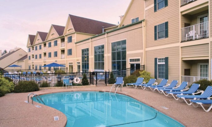 Hancock Resort | Wyndham Bentley Brook-Ski In/Out, Pool, Next to Jiminy Peak - Only 25% Deposit!