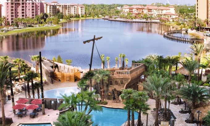 Bay Lake Resort | Wyndham Bonnet Creek -Lazy River, Mini Golf, Pools– Steps from Disney Magic-2 Bd