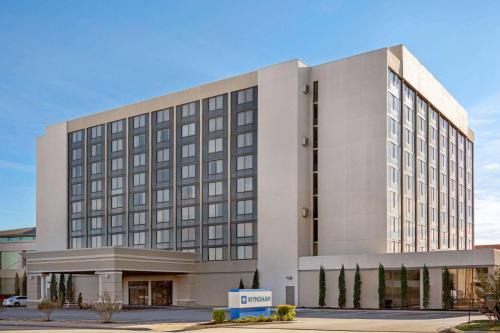 Fort Smith Hotel | Wyndham Fort Smith City Center