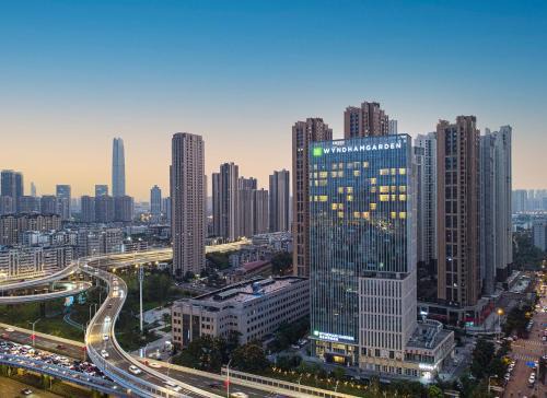 Qingshan Hotel | Wyndham Garden Wuhan Hankou