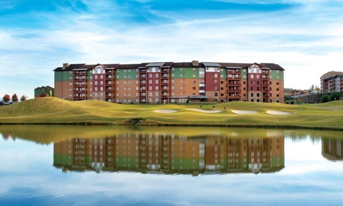 Sevierville Condo | Wyndham Great Smokies | 1BR/1BA Balcony King Suite