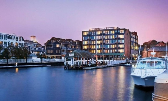 Yachting Village Condo | Wyndham Inn on the Harbor, perfect location
