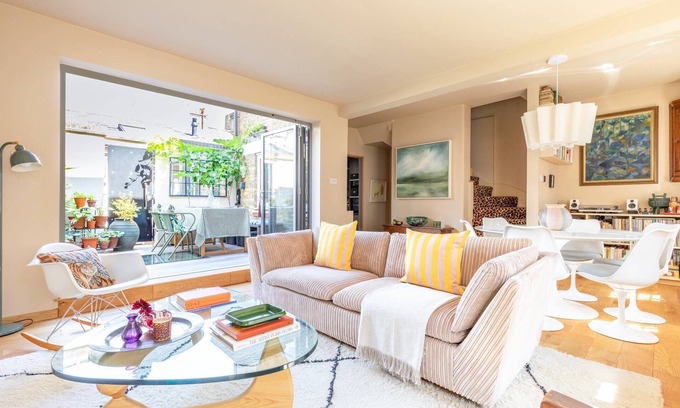 Bryanston and Dorset Square Apartment | Wyndham Mews III by onefinestay
