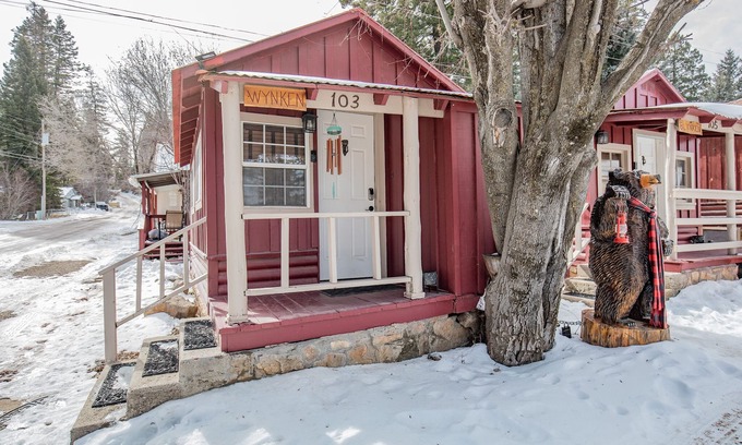 Cloudcroft Cabin | Wynken - Cloudcroft Cozy Cabin Near Downtown!