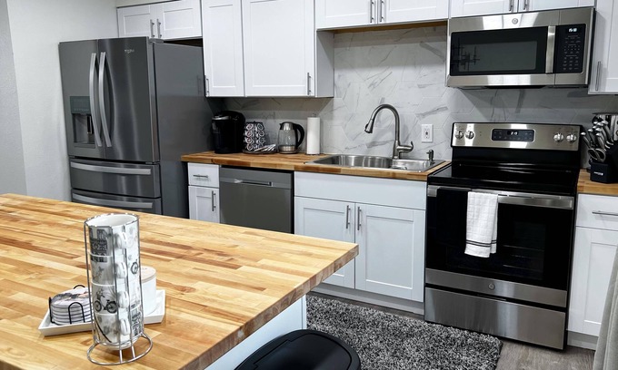 Spenard Apartment | Wyoming 2