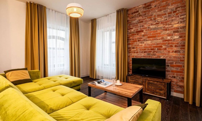 Srodmiescie Apartment | Wyspa Słodowa Apt - Top Location, Tram&Park nearby - by Rentujemy
