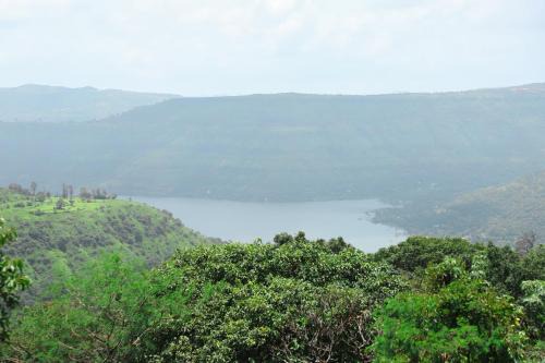 Panchgani Bed & Breakfast | X Western Hills panchagani