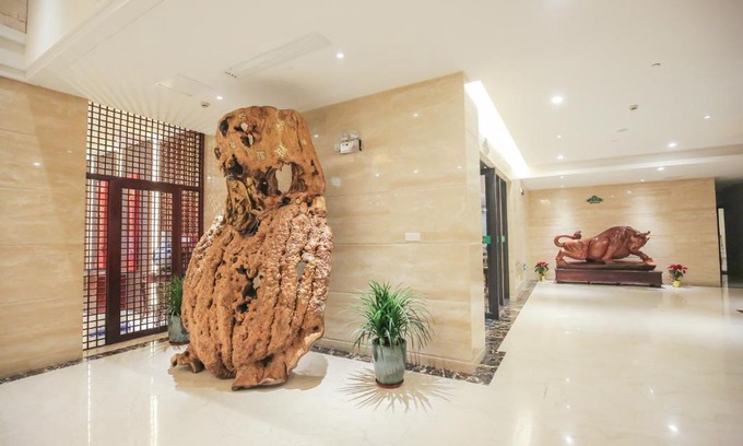 Pudong Hotel | Xin Jue Jiayi Hotel Airport and International Resort
