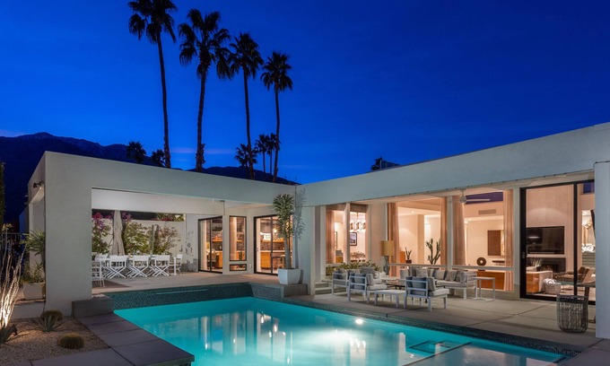 Indian Canyon House | XOXO Palm Springs - Luxury Executive Home! Majestic Mountain Views!