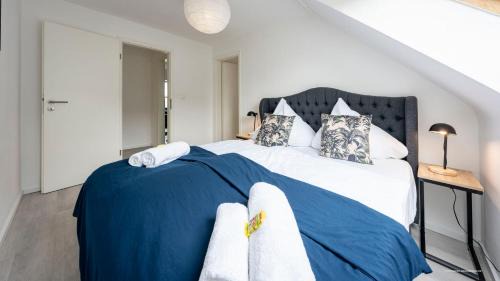 Edingen-Neckarhausen Apartment | XXL Design-Appartement Gardendesign Boxspring 8 Pers Zwischen Heidelberg und Mannheim