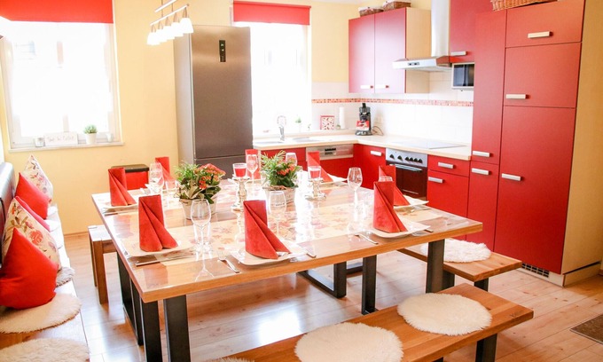 Hayingen Apartment | XXL vacation apartment "Blumenwiese", 140sqm, garden, 5 bedrooms, max. 14 persons