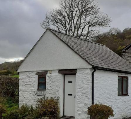 Gwytherin House | Y Llew Bach, the tiny house
