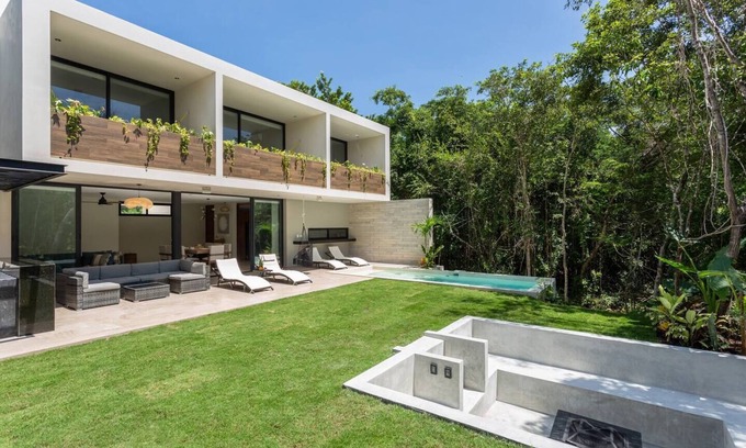 Xpu-Ha Villa | YaaX Jungle Villa Oasis: With BeachClub Access