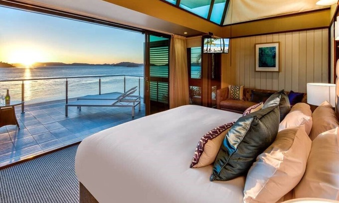Hamilton Island Apartment | Yacht Club Villa 13, Stunning Seaview Villa on Hamilton Island