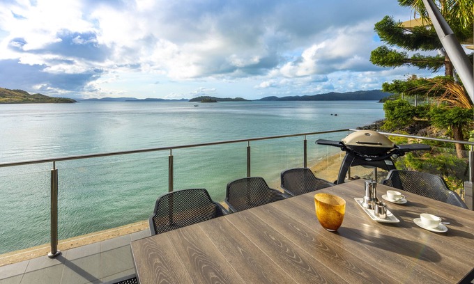 Hamilton Island Villa | Yacht Club Villa 17, Stunning Villa on Hamilton Island