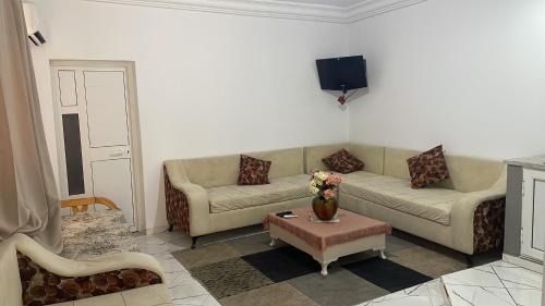 Yasmine Apartment | Yakout