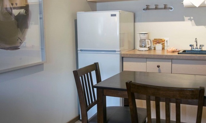 Canmore Condo | Yam 23 - Upper Studio with King
