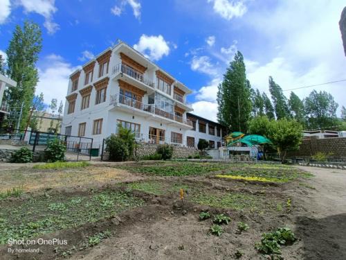 Leh House | yangphel house