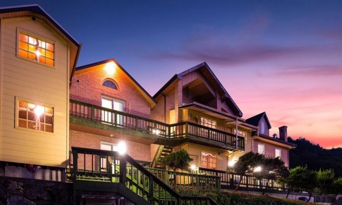 Seojong House | Yangpyeong Blossom Pension