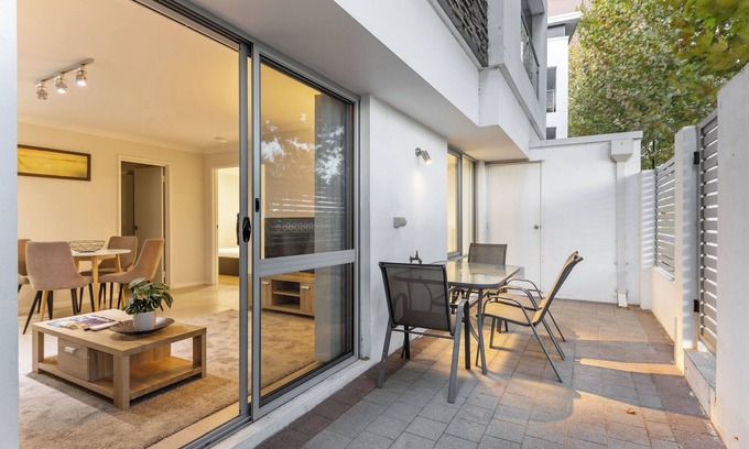 Rockingham Apartment | Yaran Suites